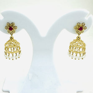 Boucles d'oreilles Jhumka en or rubis et perles