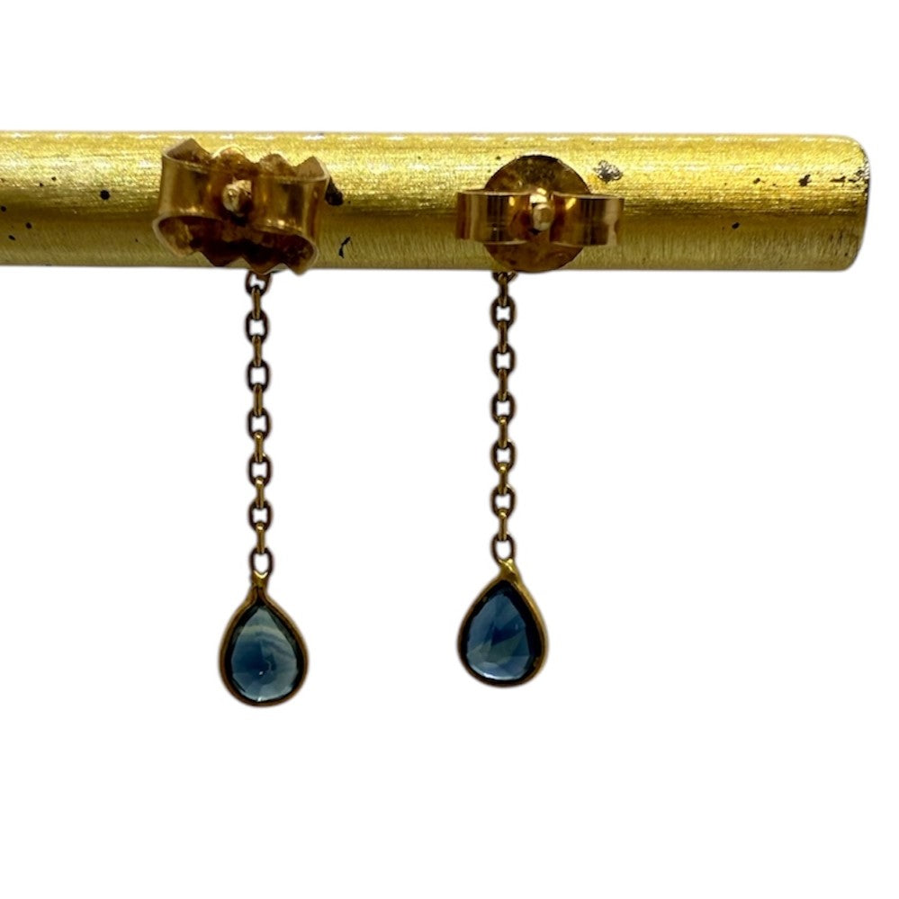 Boucles d'oreilles pendantes en or jaune et saphirs