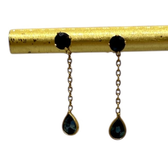Boucles d'oreilles pendantes en or jaune et saphirs