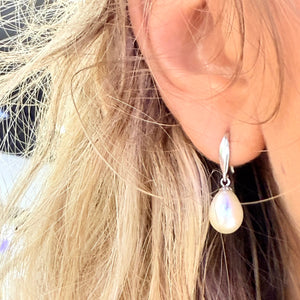 Boucles d'oreilles en Or Blanc 18k avec Perles d'eau douce - 2.96 Grs