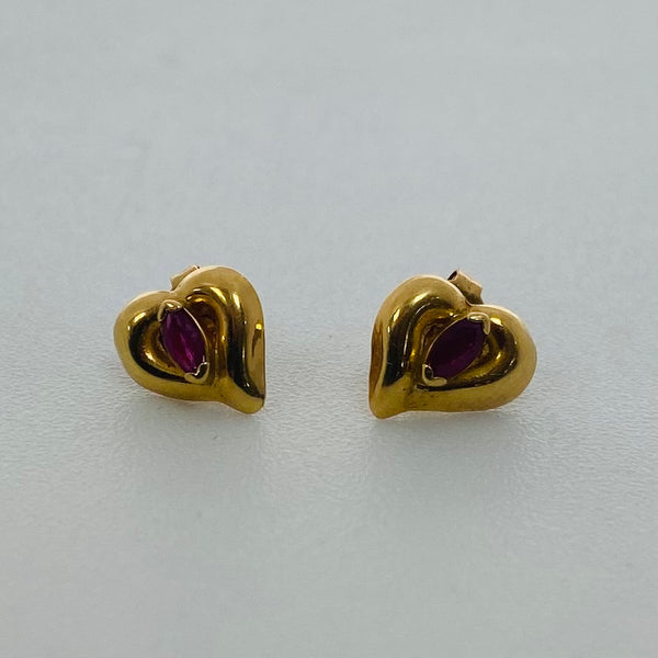 Boucles d'oreilles en or avec rubis