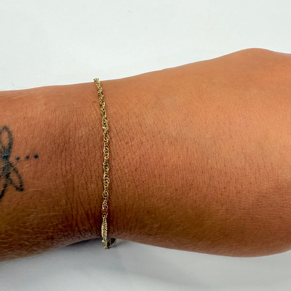 Bracelet torsadé en or jaune 18K - 1.25 Grs