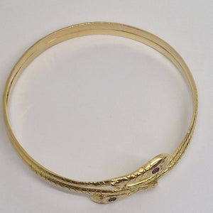 Bracelet Jonc Serpent en Or Jaune 18 Carats avec Rubis 28.31 Grs