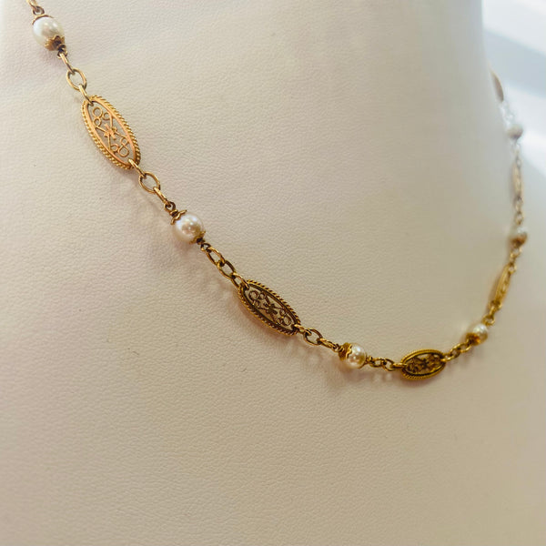 Collier Princesse en Or Jaune 18 carats avec Perles Nacrées - 12.50 Grs
