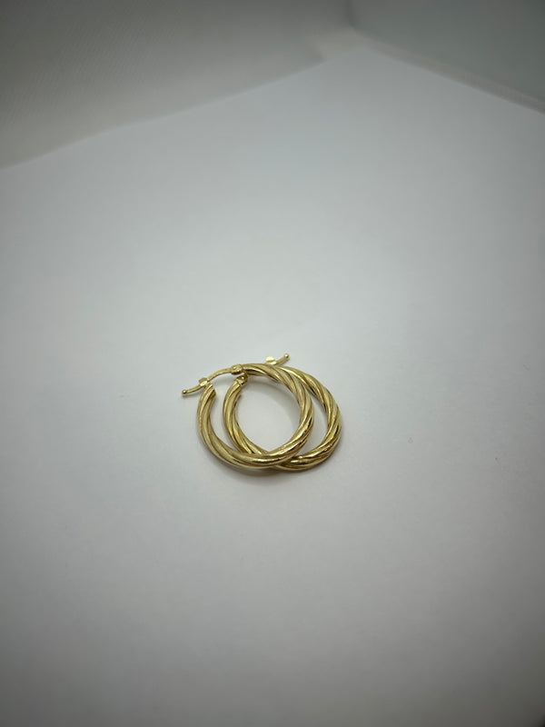 Boucles d’oreilles créoles en or jaune 18 K - 7.27 Grs