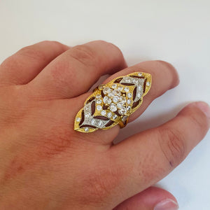 Bague Marquise en Or Jaune 18k avec Oxydes de Zirconium - 9.60 Grs