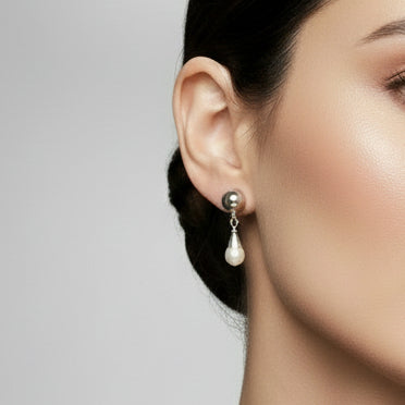 Boucles d'oreilles pendantes en or blanc 18K 3.25 Grs