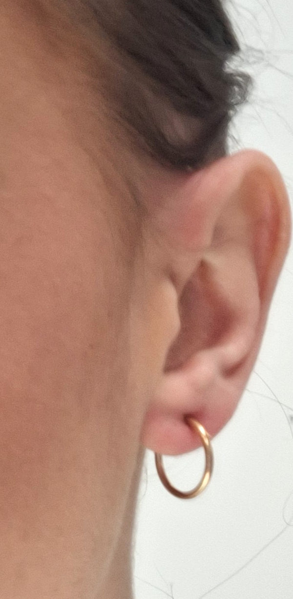 Boucles d'oreilles créoles en or jaune 18K