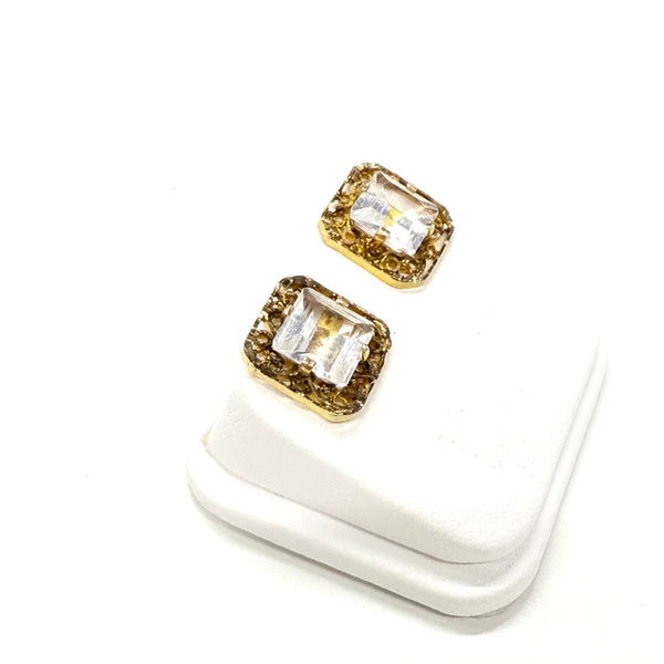 Boucles d'oreilles en or jaune et zirconium 18k