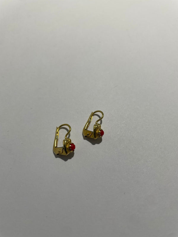 Boucles d'oreilles dormeuses en or jaune 18k 1.98 Grs