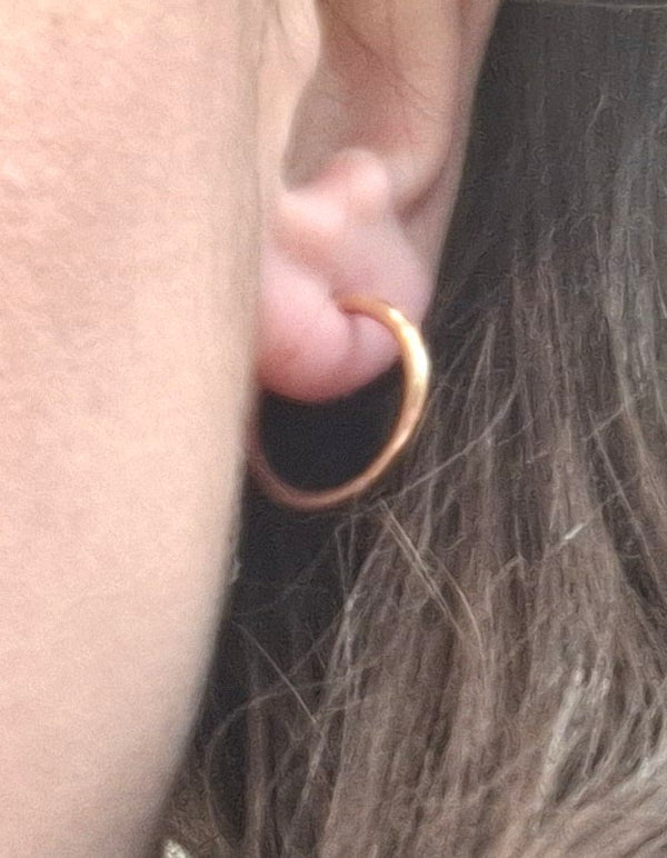 Boucles d'oreilles créoles en or jaune 18K