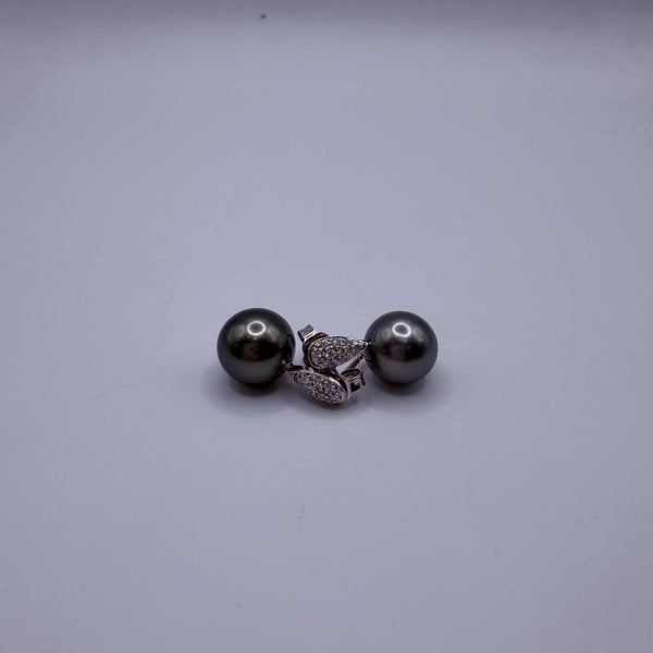 Boucles d'oreilles en or blanc 18K 3.25 Grs