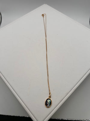 Collier Princesse en Or Jaune 18K avec Médaillon en Émail - L 39 Cm