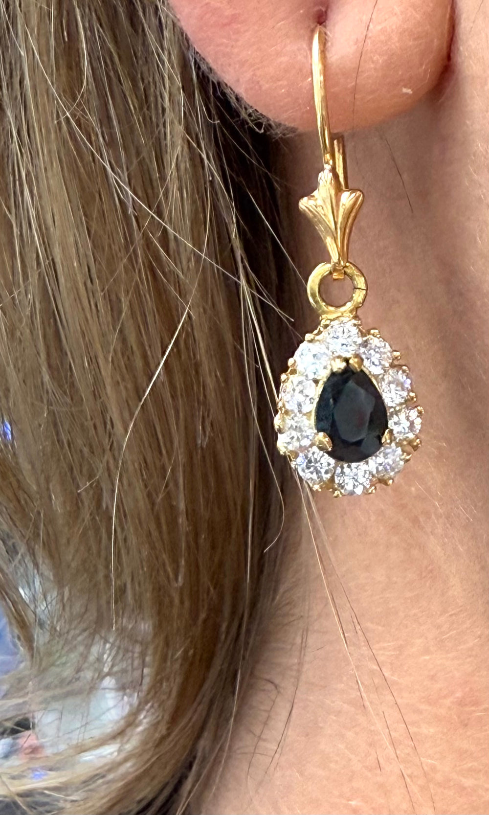 Boucles d'oreilles en or jaune 18k 5.50 Grs