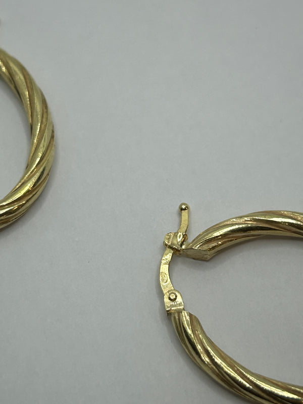 Boucles d’oreilles créoles en or jaune 18 K - 7.27 Grs