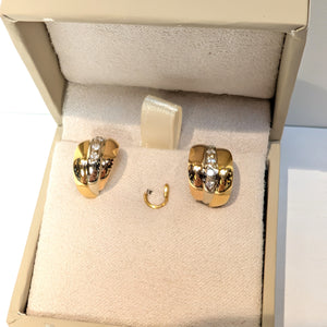 Boucles d'oreilles clou en or jaune 18k avec diamants