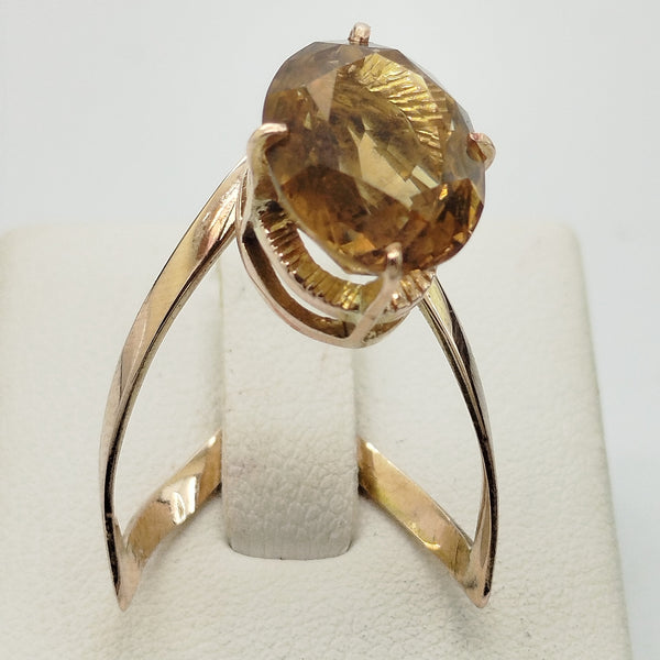 Bague en or jaune 18 carats avec Citrine