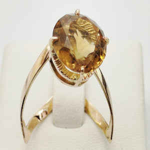 Bague en or jaune 18 carats avec Citrine