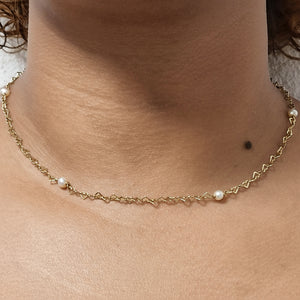 Collier en or jaune 18 carats et perles – 42,2 cm