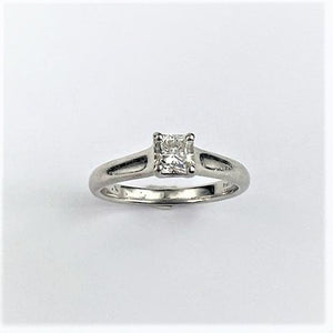 Bague Tiffany & Co Lucida avec Diamant Solitaire 0.37ct