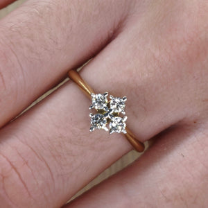 Bague Solitaire en Or Jaune 18 Carats Moissanites Carré
