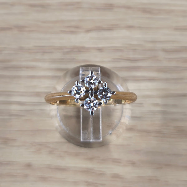 Bague Solitaire en Or Jaune 18 Carats Moissanites Carré