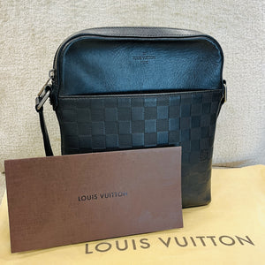 Sacoche Louis Vuitton District Infini
