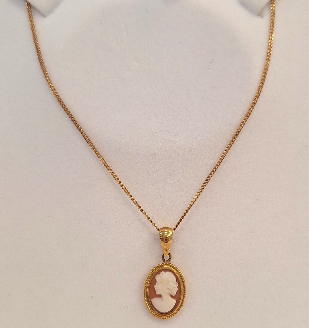Chaine + Pendentif Camée