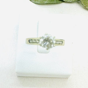 Bague Or avec Oxyde Solitaire