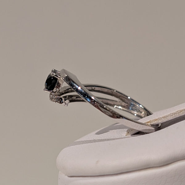 Bague Or avec Pierre Bleue et Diamant