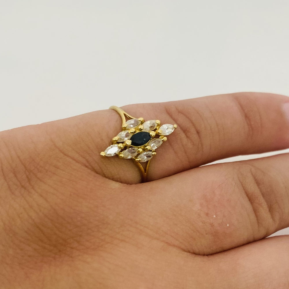 Bague Marquise avec oxydes et saphir