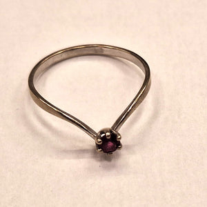 Bague or avec rubis