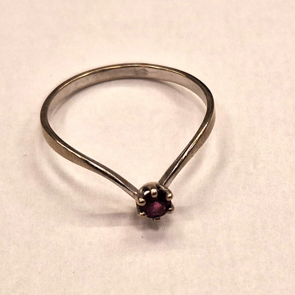 Bague or avec rubis
