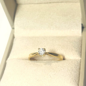 Bague Solitaire en Or Jaune 18 Carats avec Diamant 0.18ct
