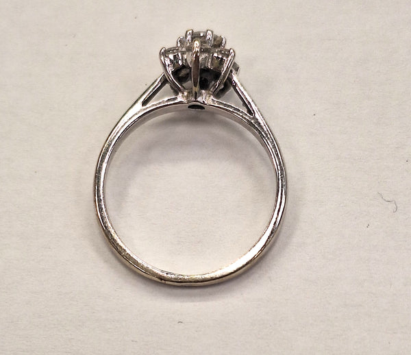 Bague en or blanc avec zirconium