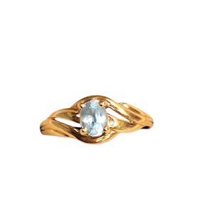 Bague en or jaune avec Aigue Marine