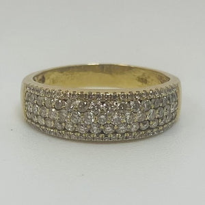 Bague or avec pavage diamants