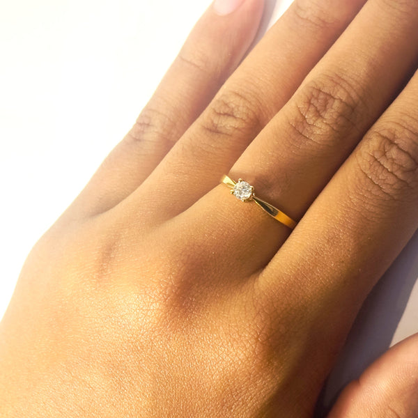 Bague Solitaire en Or Jaune 18 Carats avec Diamant 0.18ct