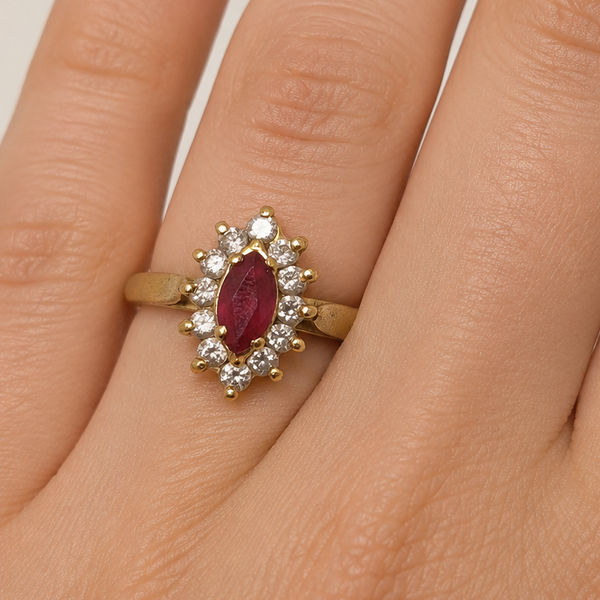 Bague marguerite en or jaune avec oxyde de zircon