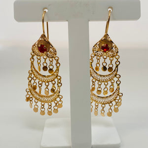 Boucles d'oreilles en or jaune avec rubis