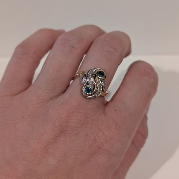 Bague Ancienne en Or Jaune avec Diamants et Emeraude 18k