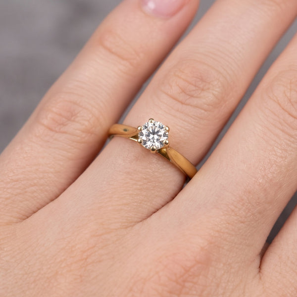Bague Solitaire avec Diamants en Or Jaune 18K