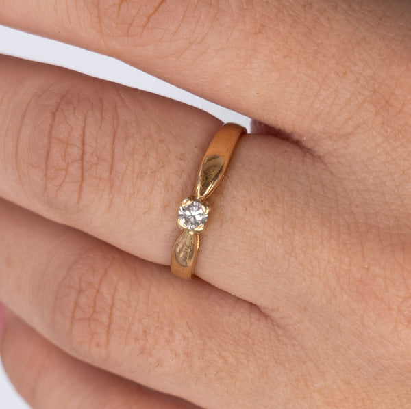 Solitaire en or jaune 18k avec pierre nature Taille : 58