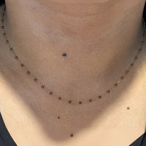 Collier Ras du Cou Or Jaune 18K avec Perles Résine Cuivre