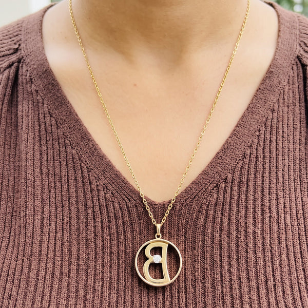Pendentif Lettre B en Or Jaune 18K avec Diamant 0.2 Carats