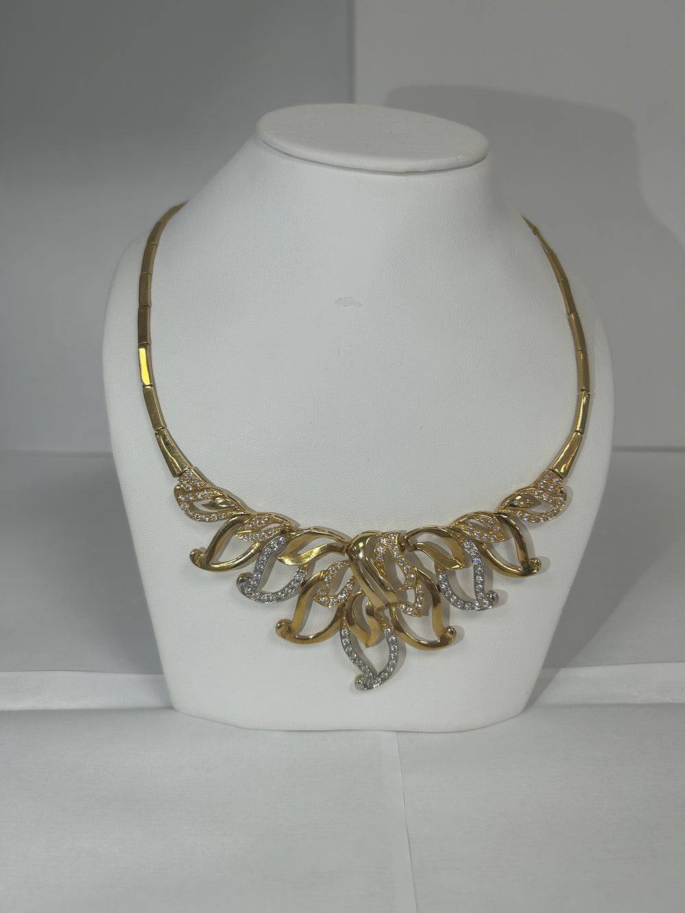 Collier Ras du Cou Or Jaune 18K - 25.34g