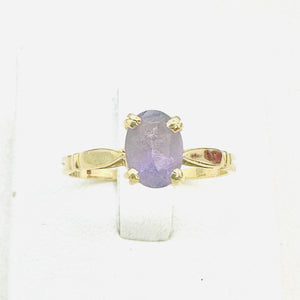 Bague en or jaune et améthyste