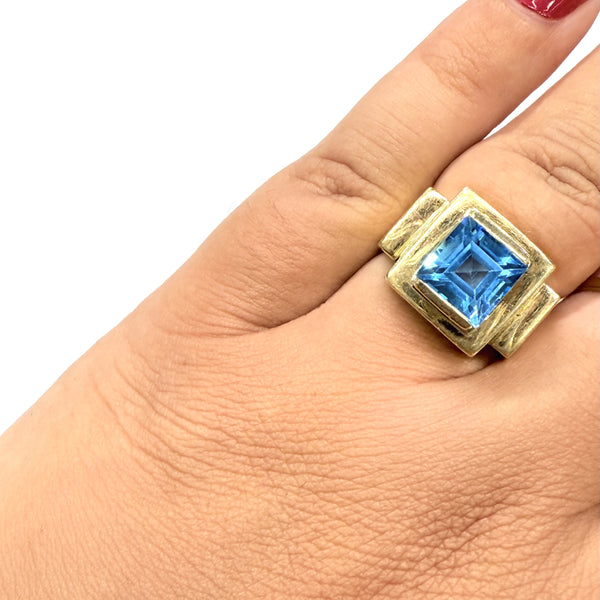 Bague tank en or avec topaze
