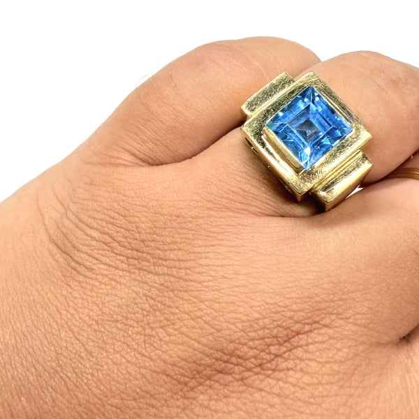 Bague tank en or avec topaze