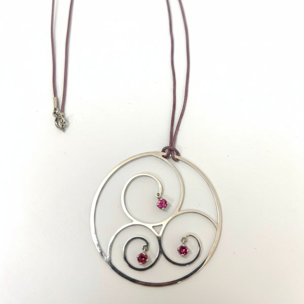 Symbole en or blanc 18 carats avec 3 morganite